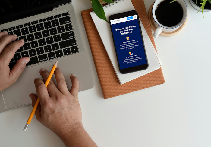 You are currently viewing TopResume Review – What Sets It Apart