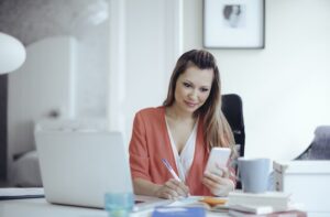 Read more about the article 8 Apps to Help Pay Off Student Loans